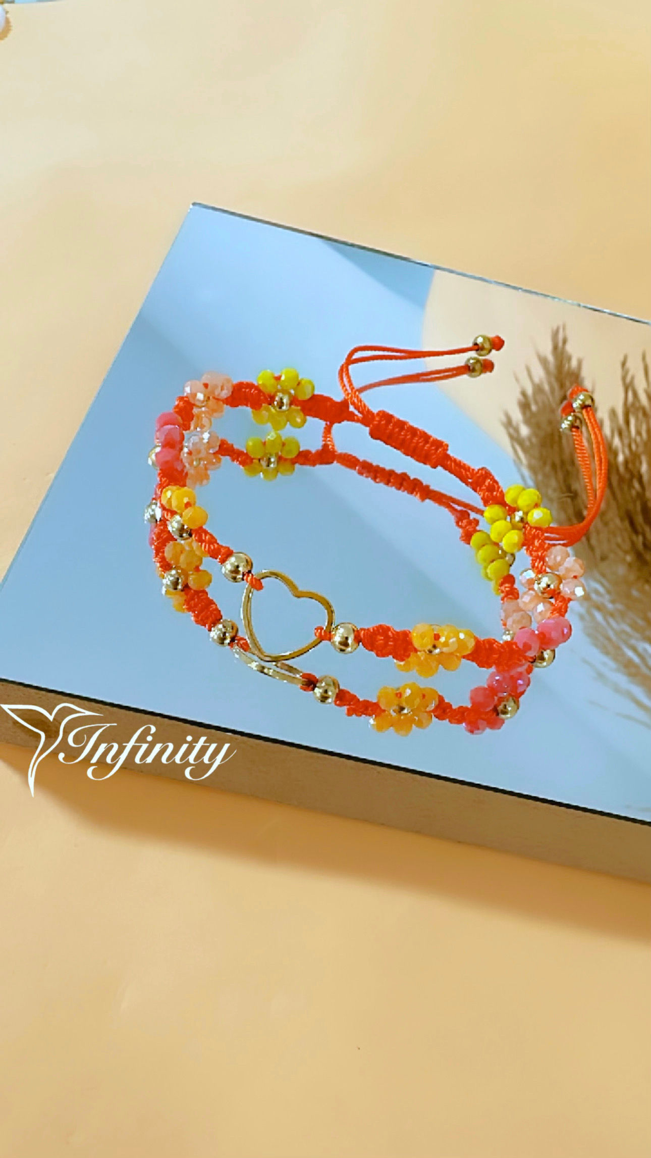 Pulsera de flores y oro laminado