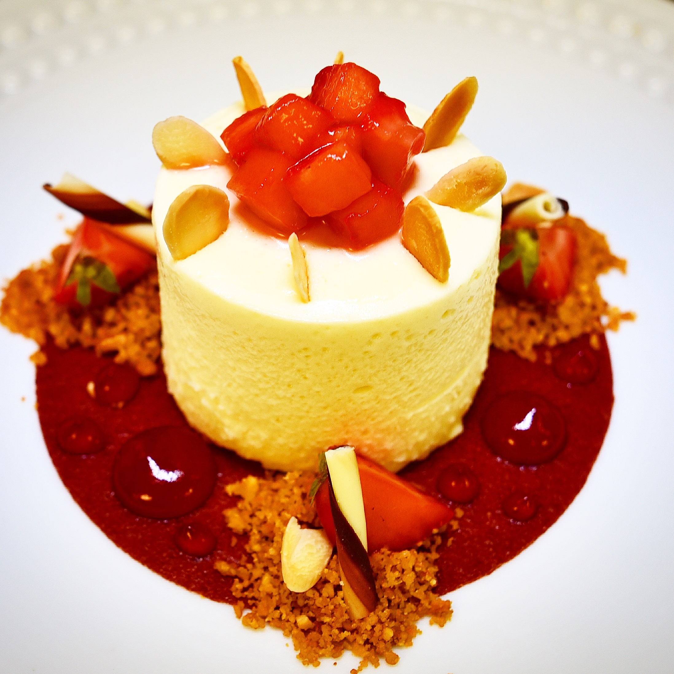 White choclate mousse & strawberries