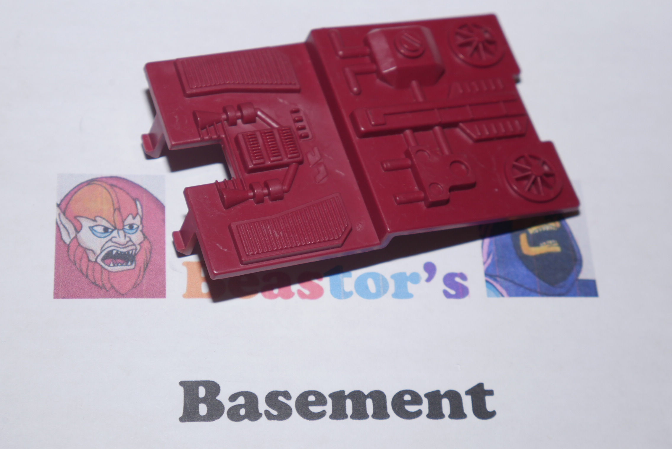 Visionaries Skyclaw Sky Claw maroon back rear panel cover attachment part 1987