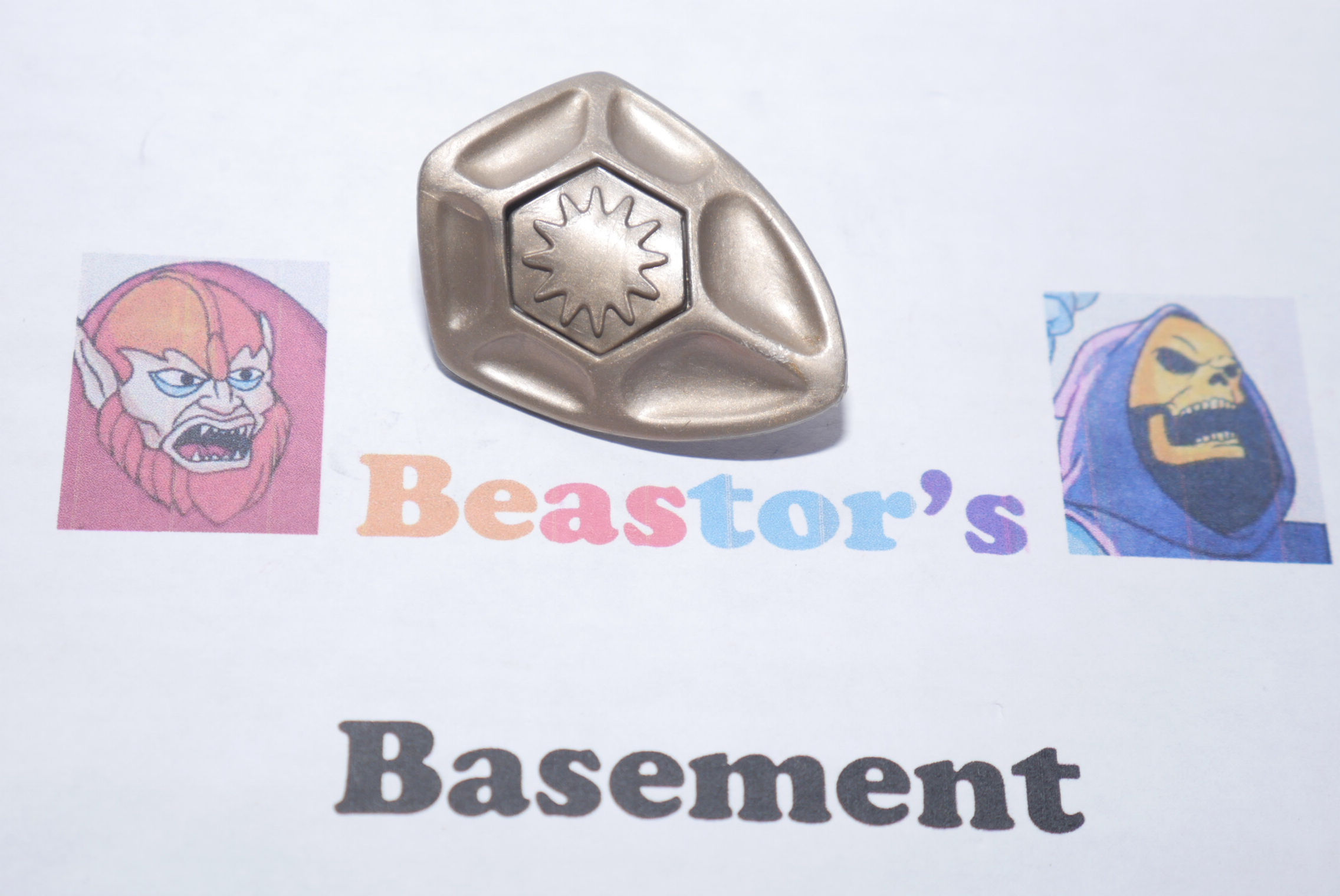 Sectaurs Mantor Action Figure shield weapon part accessory Vintage 1984 Coleco