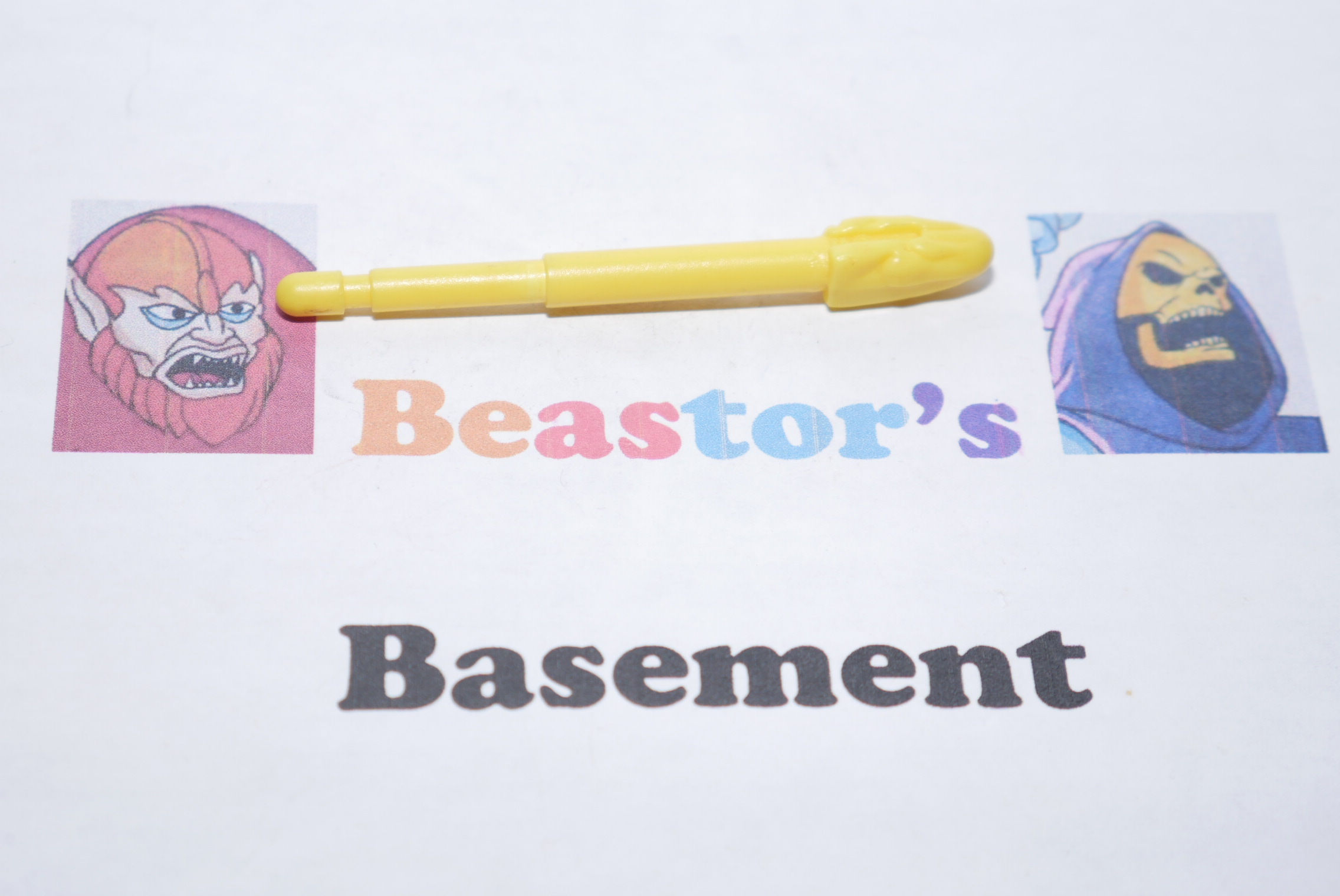 Mighty Max Blasts Magnus yellow chest missile weapon part Vintage 1993 Bluebird