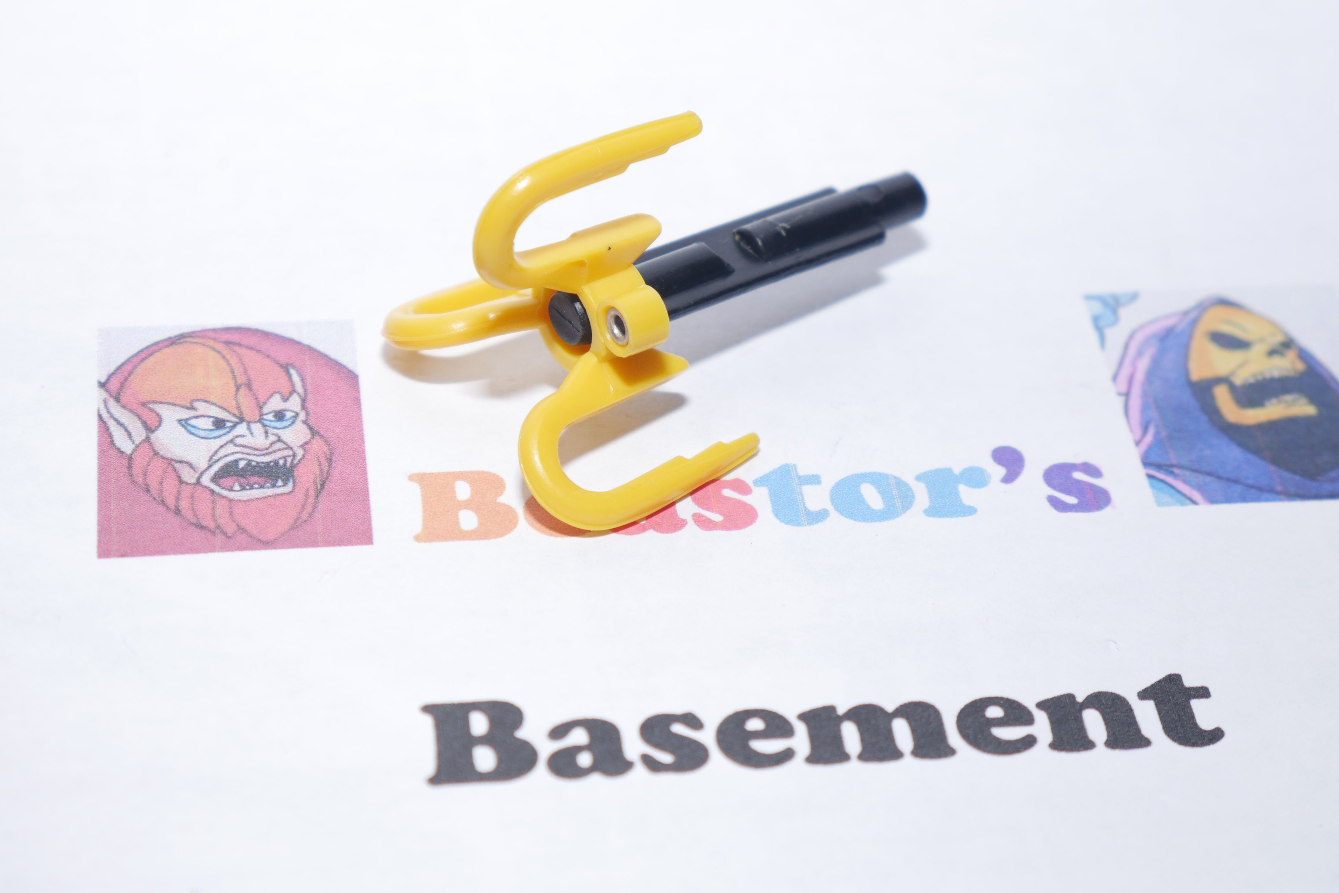 Batman The Animated Series BTAS Combat Belt missile grappling hook part 1992