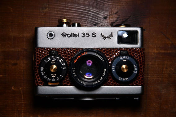 Lot 373 - A Selection of Rollei Rolleiflex Accessories Lot 373 - A Selection of Rollei Rolleiflex Accessories