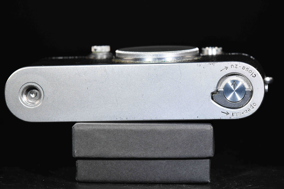 Thumbnail: Leica iiif Red Dial -Silver with original black covering - Condition: Mint