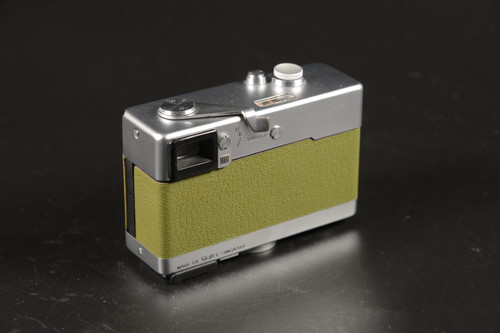 Rollei 35 - Silver with Olive Green Leather -Carl Zeiss Lens - Exc