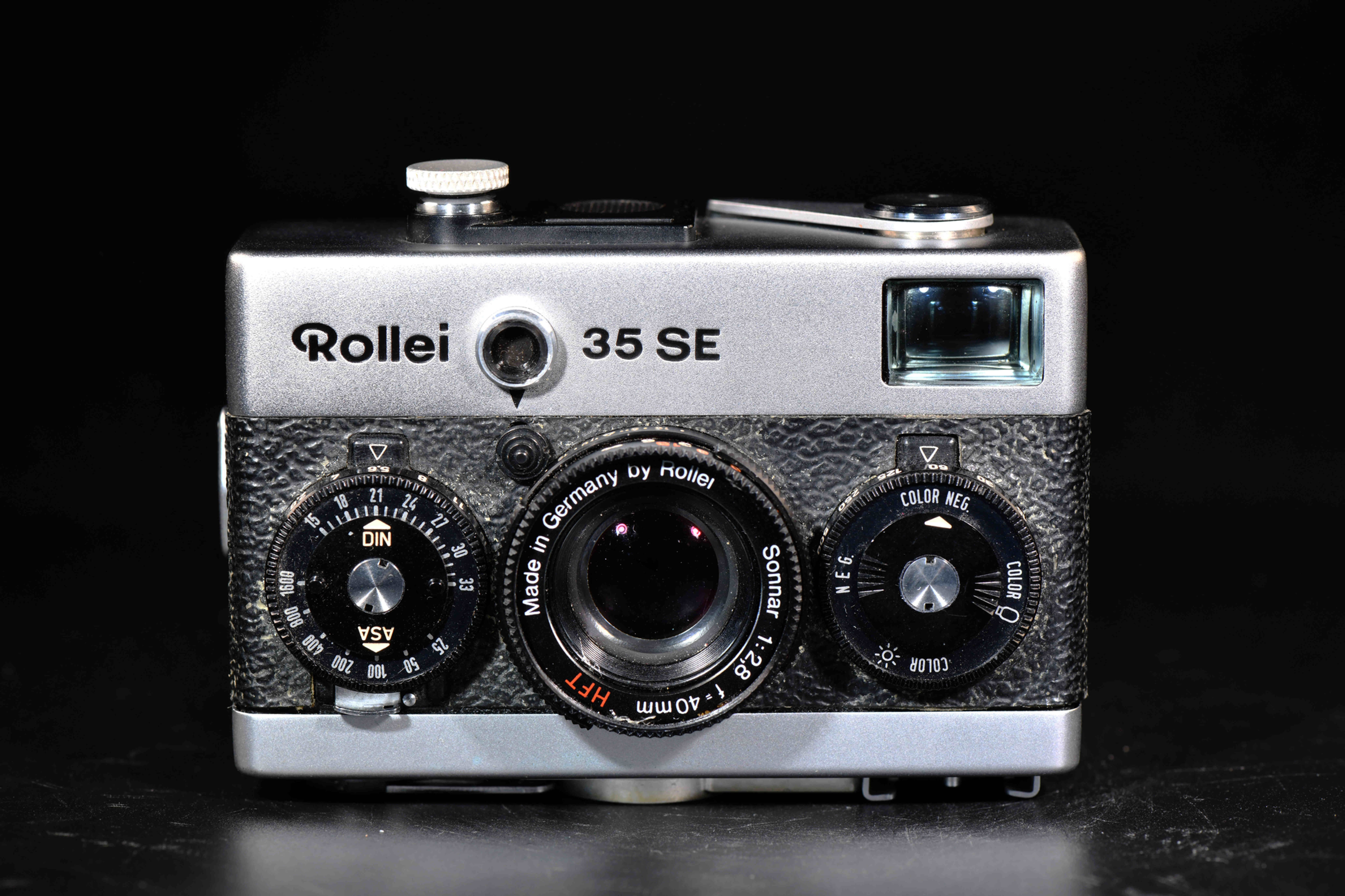 Rollei 35 SE- Silver/Black Leather - Condition: Mint/MInt-