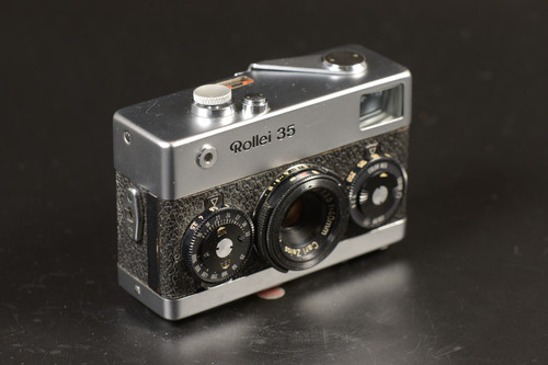 Rollei 35 - Silver/Black - Carl Zeiss Tessar - Singapore - Exc+++