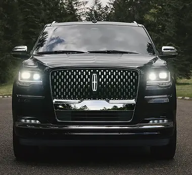 front-section-2024-lincoln-navigator.webp