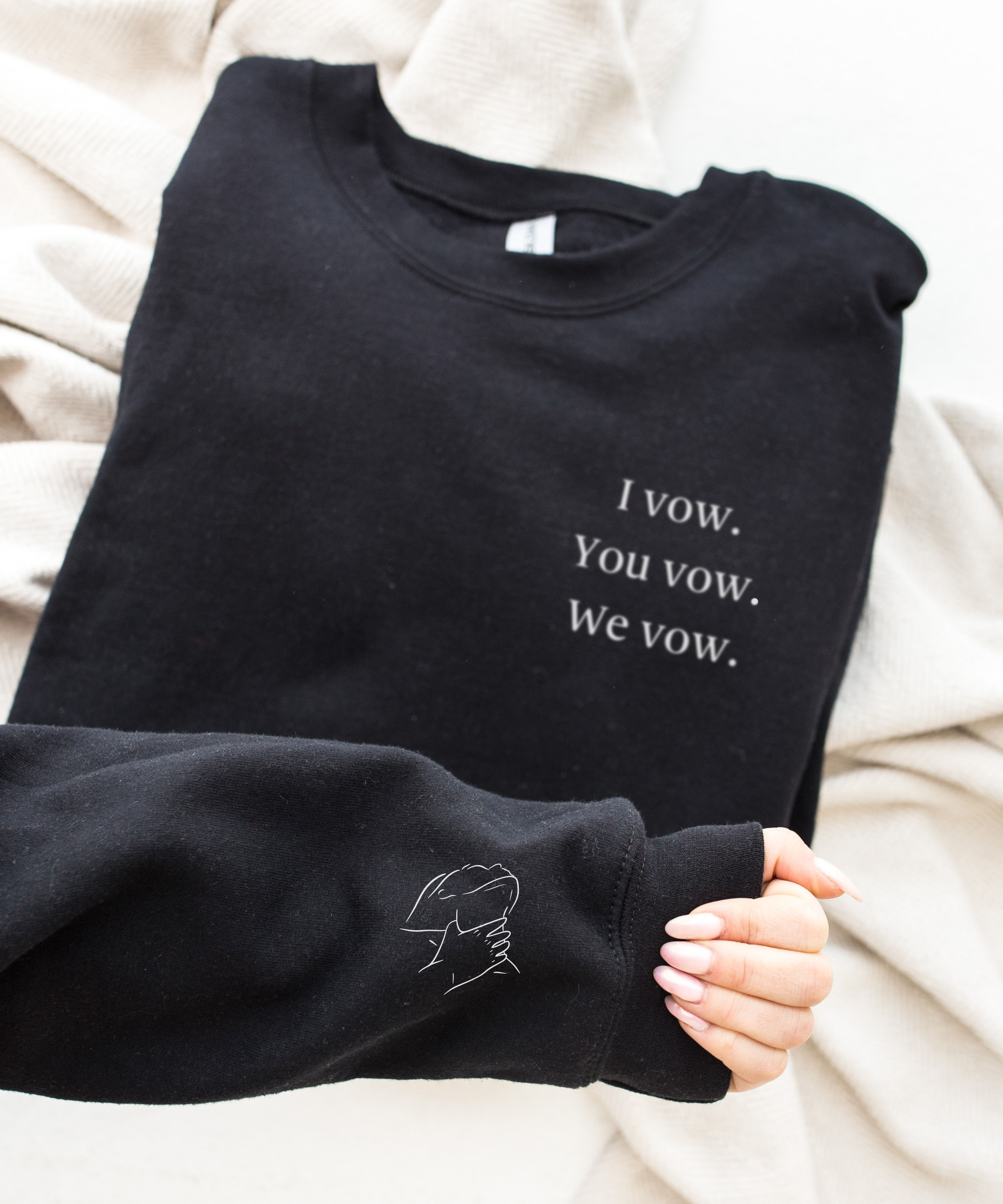 Vows pocket symbol Crewneck with Hand Necklace sleeve