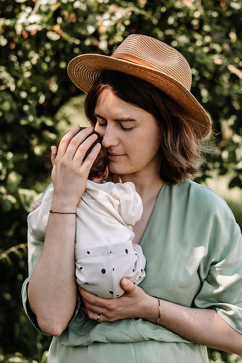 newborn-shooting-outdoor (2).jpg