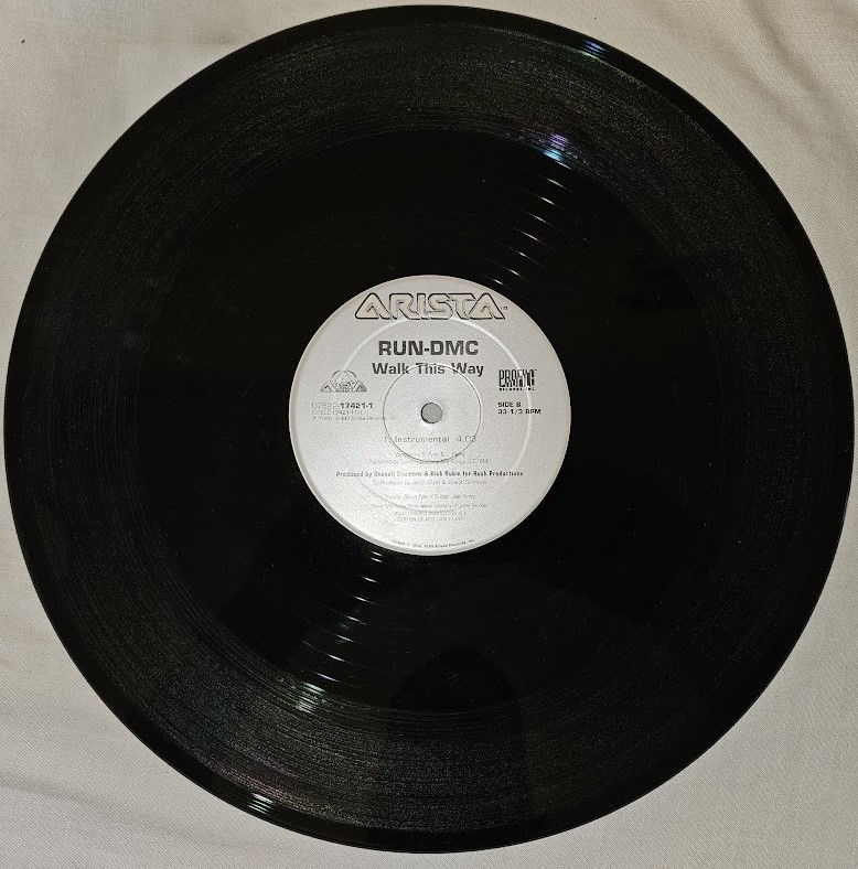 Miniature : Run-DMC - Walk This Way (12", RE) (Arista)