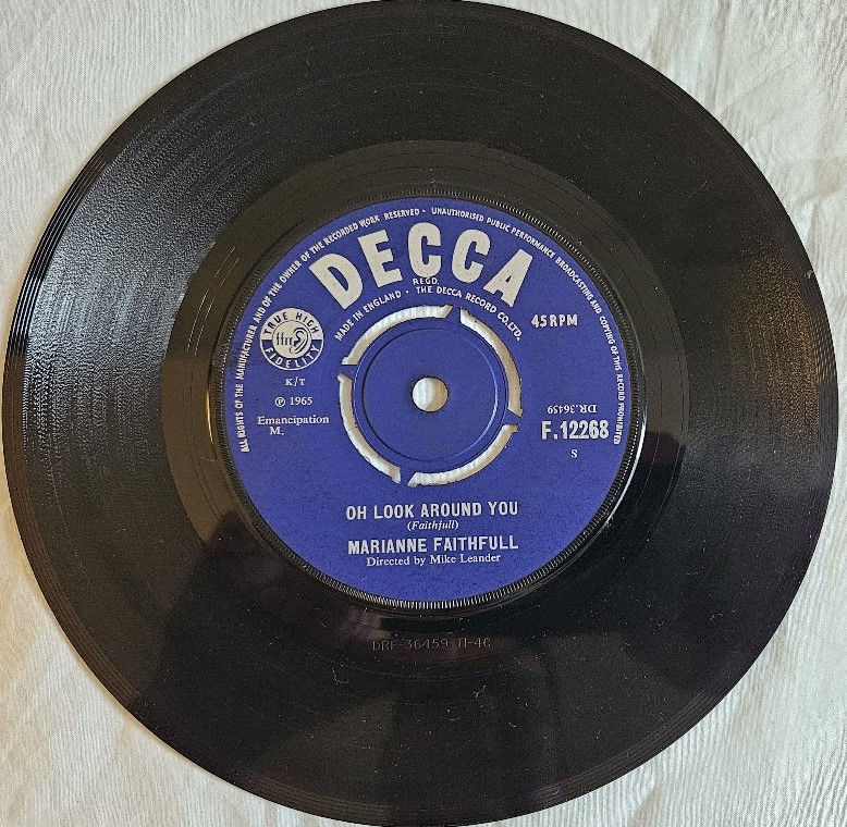 Miniature : Marianne Faithfull - Yesterday (7", Single) (Decca)
