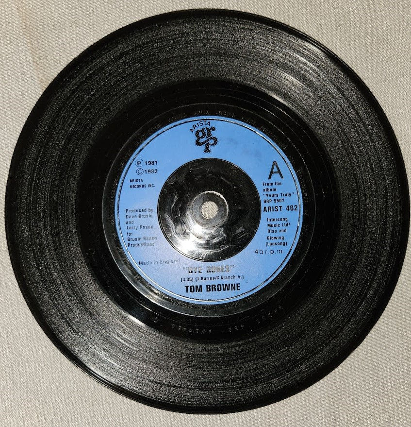 Tom Browne - Bye Gones (7", Single) (Arista GRP)