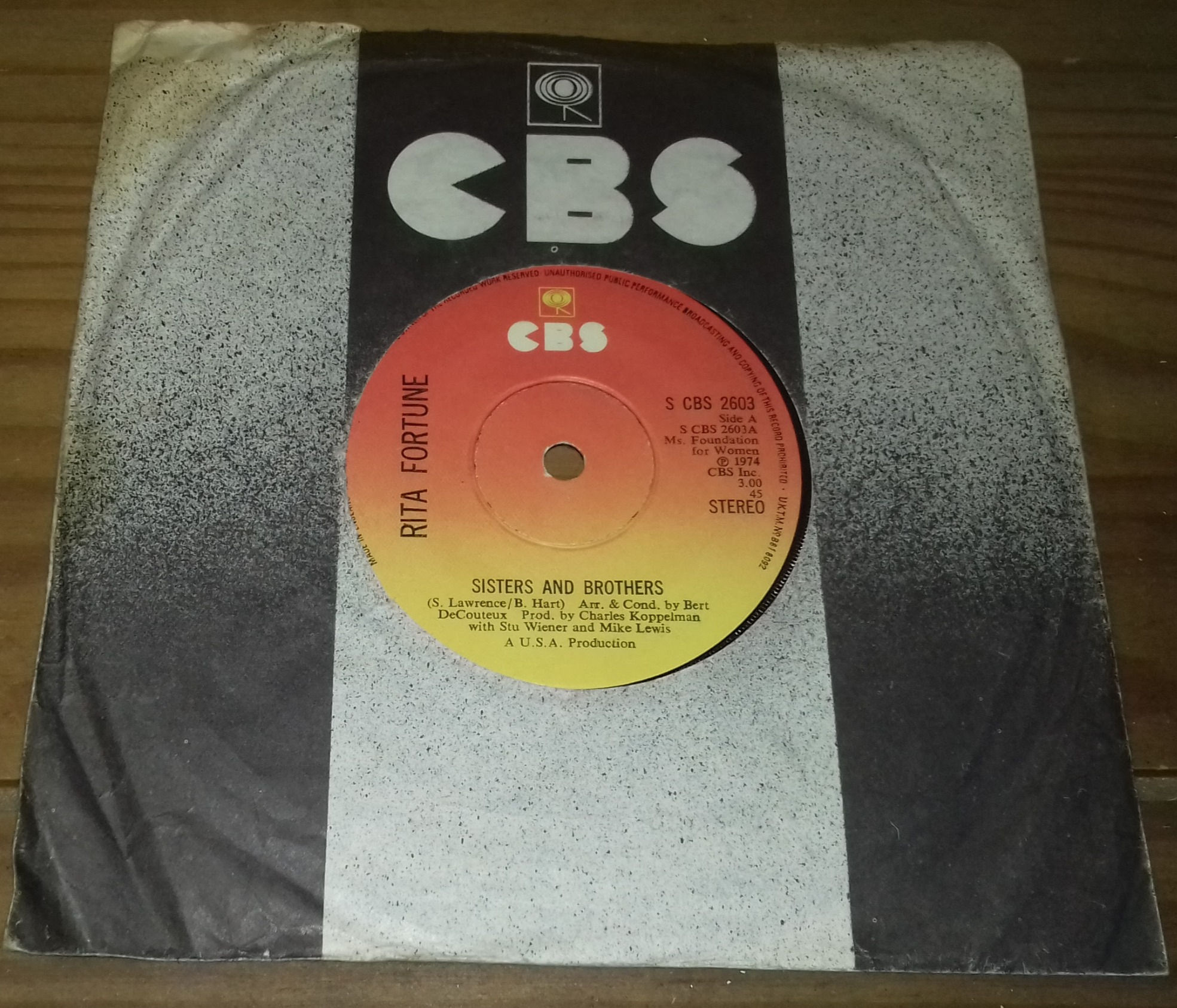 Rita Fortune - Sisters And Brothers (7", Single) (CBS)