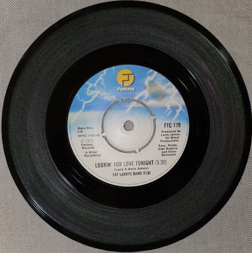 Fat Larrys Band (FLB)* - Lookin' For Love Tonight (7") (Fantasy)