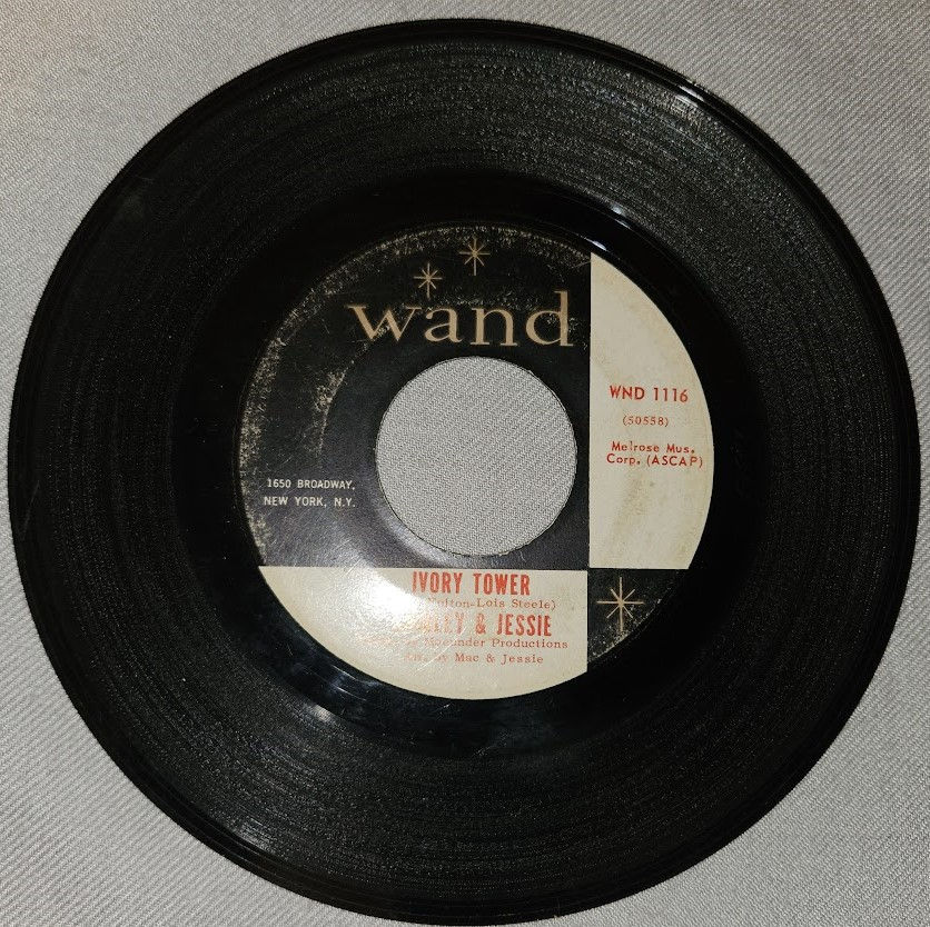 Shirley & Jessie - Ivory Tower / You Can't Fight Love (7") (Wand)