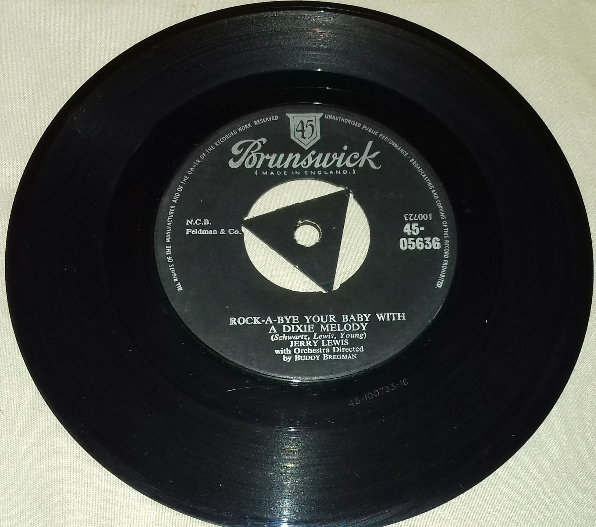 Jerry Lewis - Rock-A-Bye Your Baby With A Dixie Melody / Come Rain Or Come S