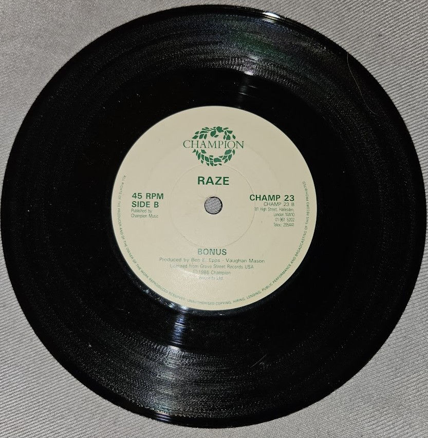 Miniaturbild: Raze - Jack The Groove (7", Single) (Champion)