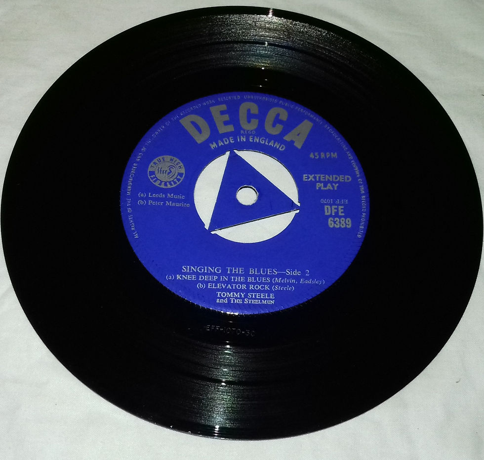 Pikkukuva: Tommy Steele And The Steelmen - Singing The Blues (7", EP) (Decca)