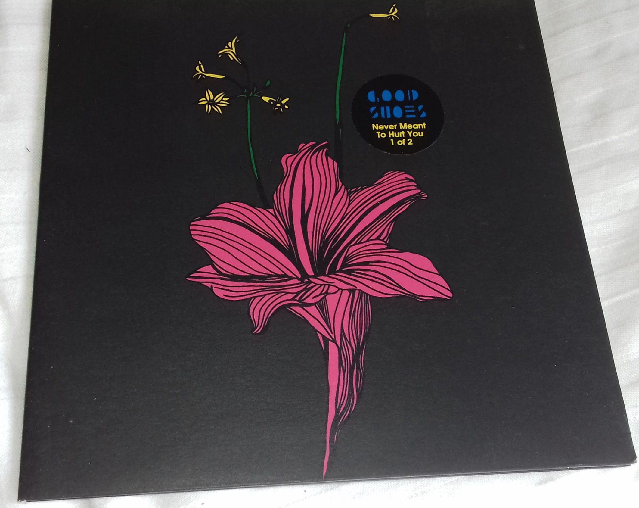 Good Shoes - Never Meant To Hurt You (7", Single, 1/2) (Brille Records)