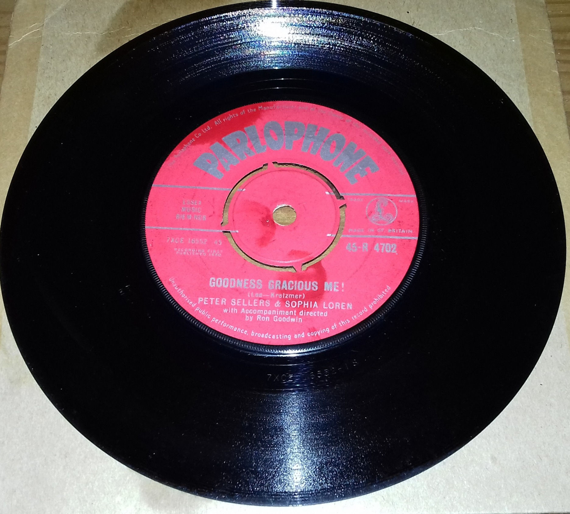 Peter Sellers & Sophia Loren - Goodness Gracious Me! (7", Single) (Parlophone)