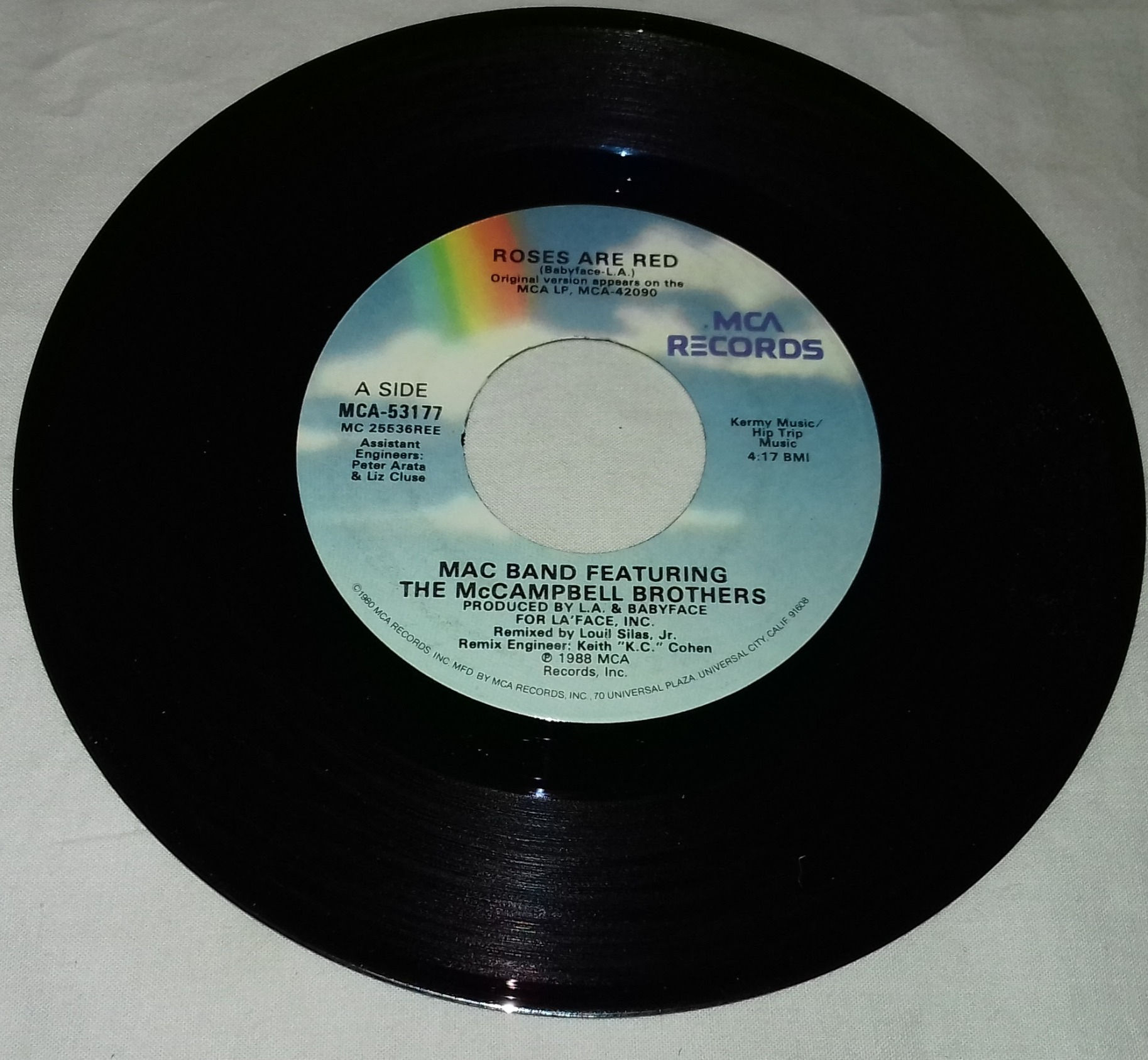Mac Band Featuring The McCampbell Brothers - Roses Are Red (7", Single) (MCA Rec