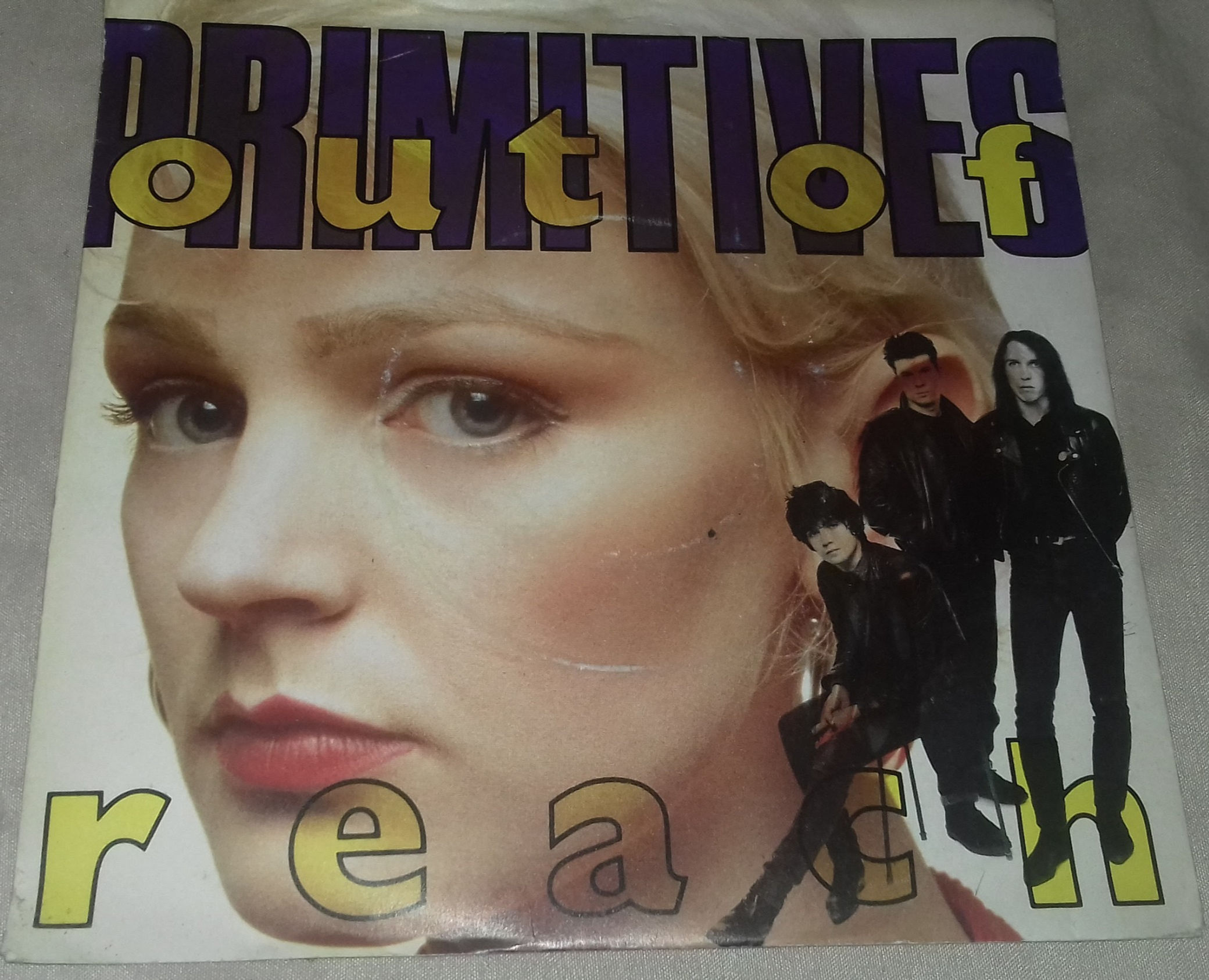 The Primitives - Out Of Reach (7", Single) (RCA, Lazy Recordings (3), RCA, Lazy