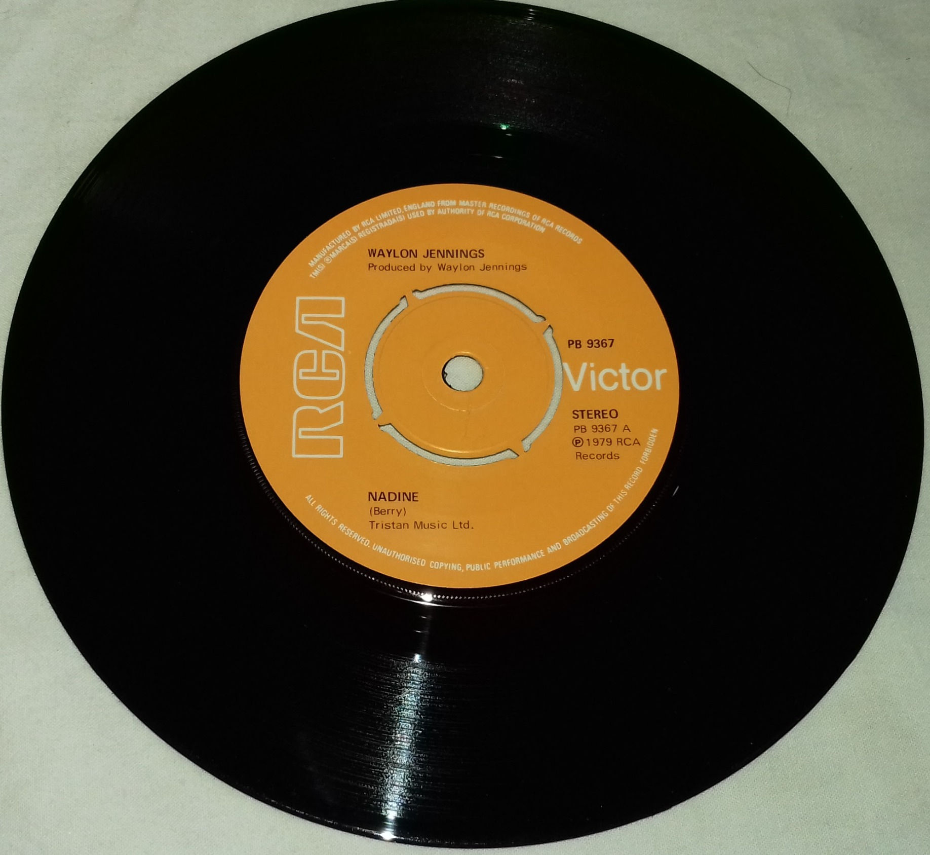 Waylon Jennings - Nadine (7") (RCA Victor)