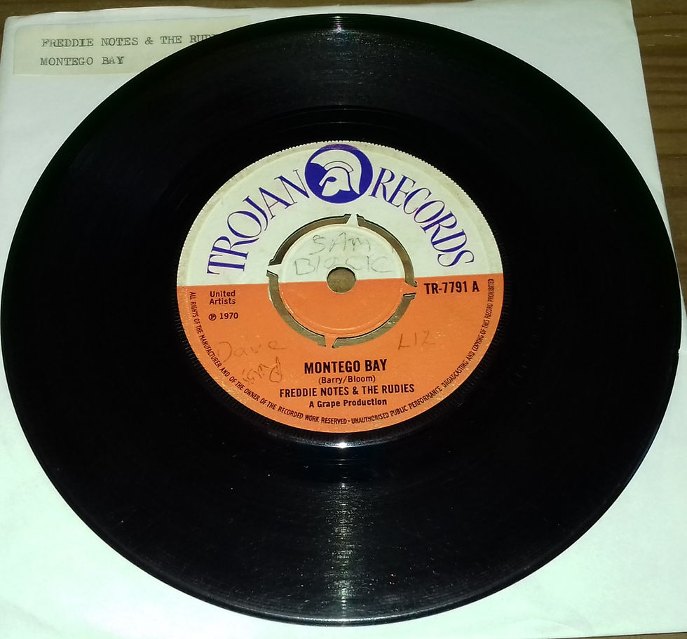Freddie Notes & The Rudies / The Rudies - Montego Bay / Blue Mountain (7", Sing
