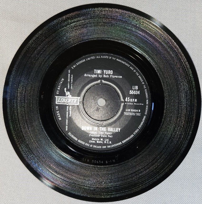Miniaturbild: Timi Yuro - Gotta Travel On (7", Single) (Liberty)