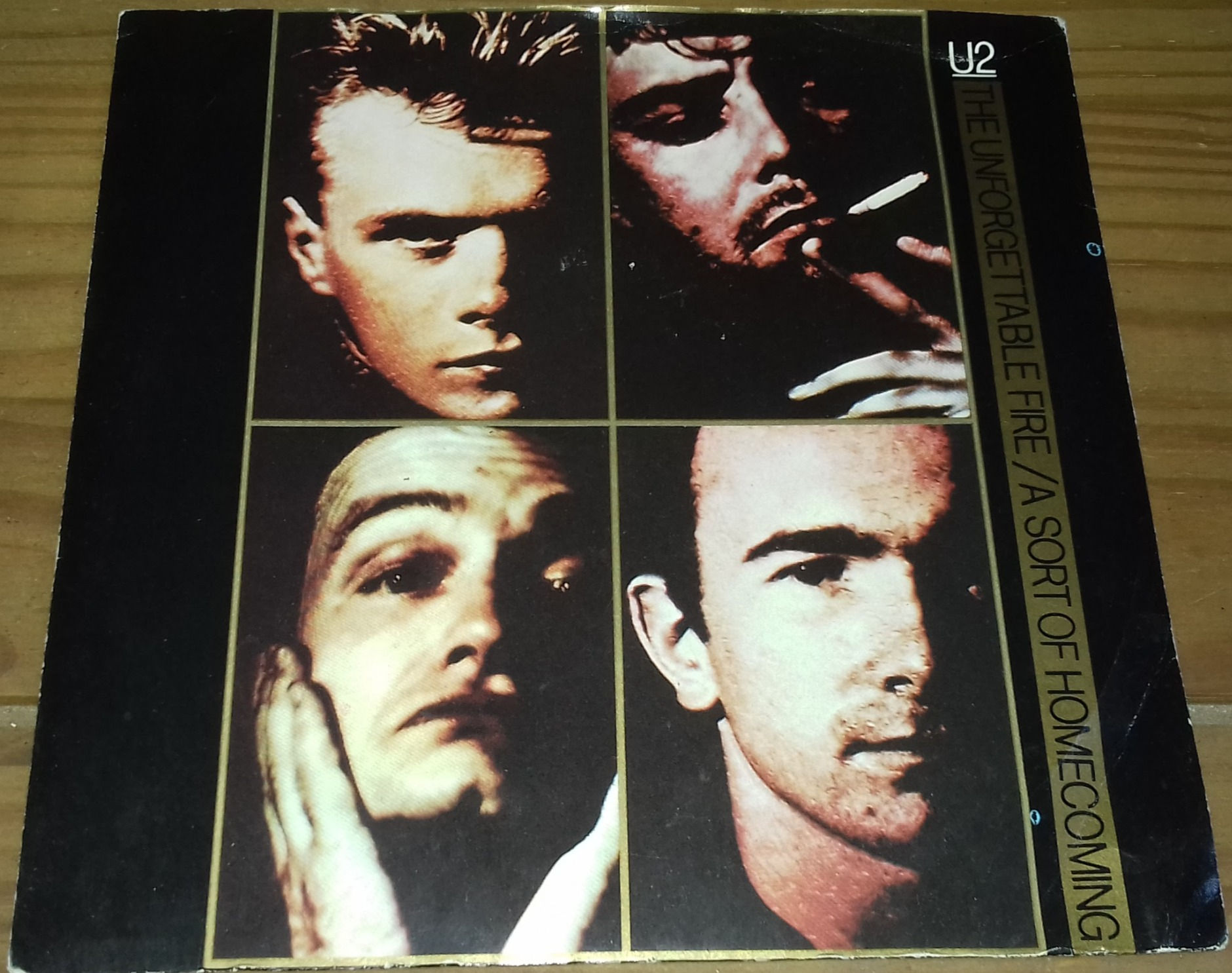 U2 - The Unforgettable Fire / A Sort Of Homecoming (7", Single, Pap) (Island Re