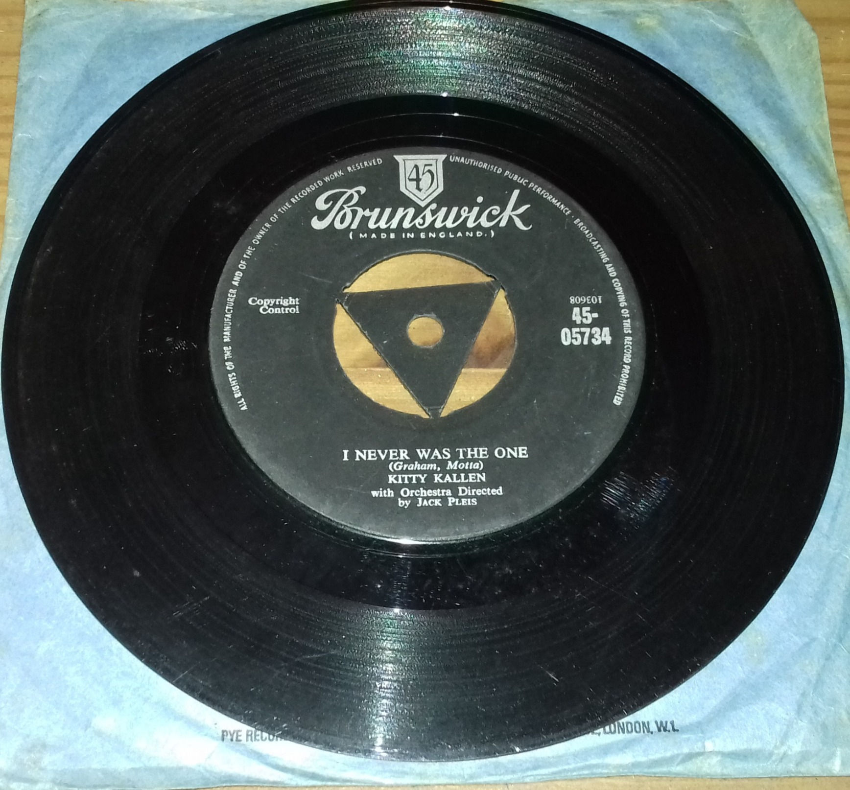 Kitty Kallen - I Never Was The One / Crying Roses (7", Single, Tri) (Brunswick