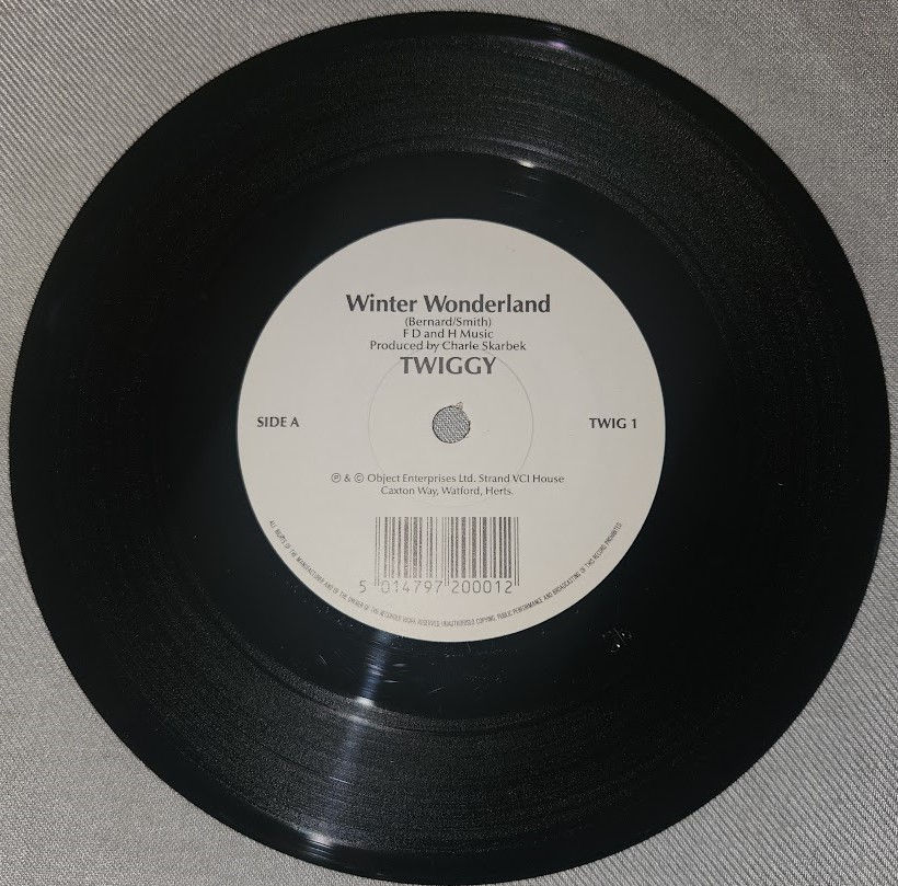 Miniatyrbild: Twiggy  - Winter Wonderland (7", Single) (Object Enterprises)