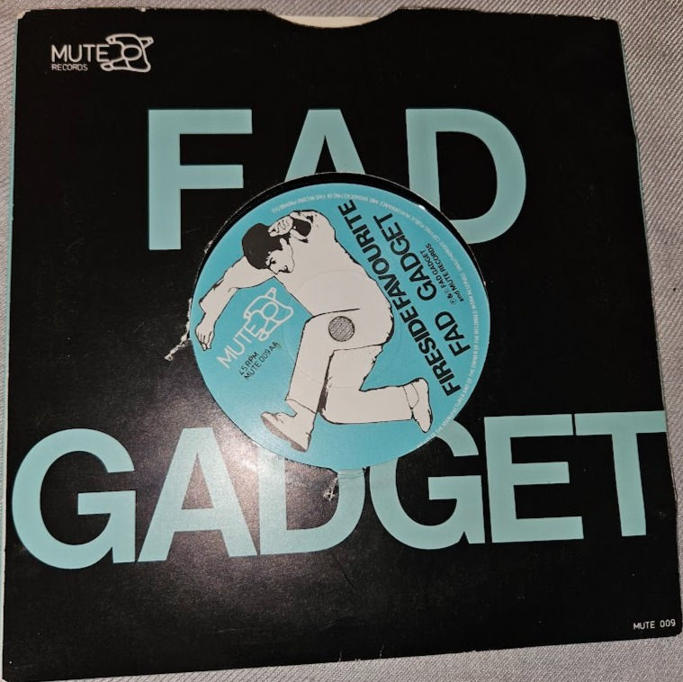 Miniaturbild: Fad Gadget - Fireside Favourite / Insecticide (7", Single) (Mute)