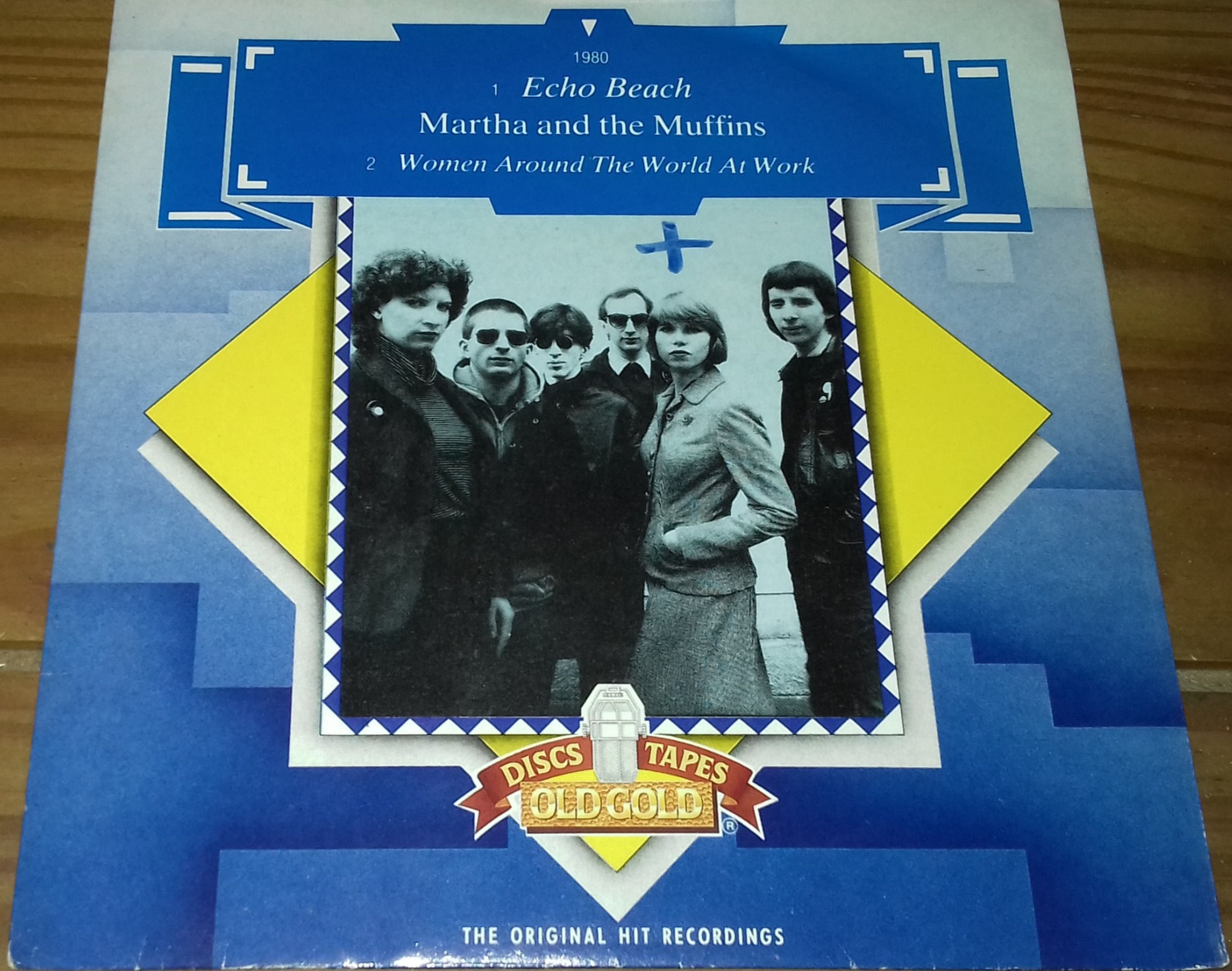 Martha And The Muffins - Echo Beach / Woman Around The World At Work (7", Singl