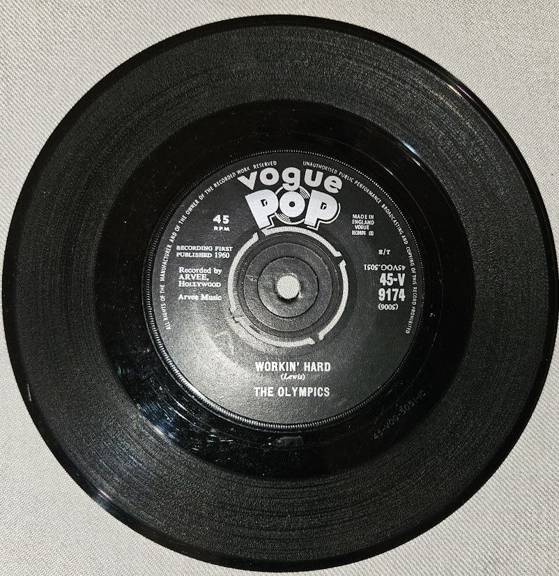 サムネイル： The Olympics - I Wish I Could Shimmy Like My Sister Kate (7", Single) (Vogue Pop