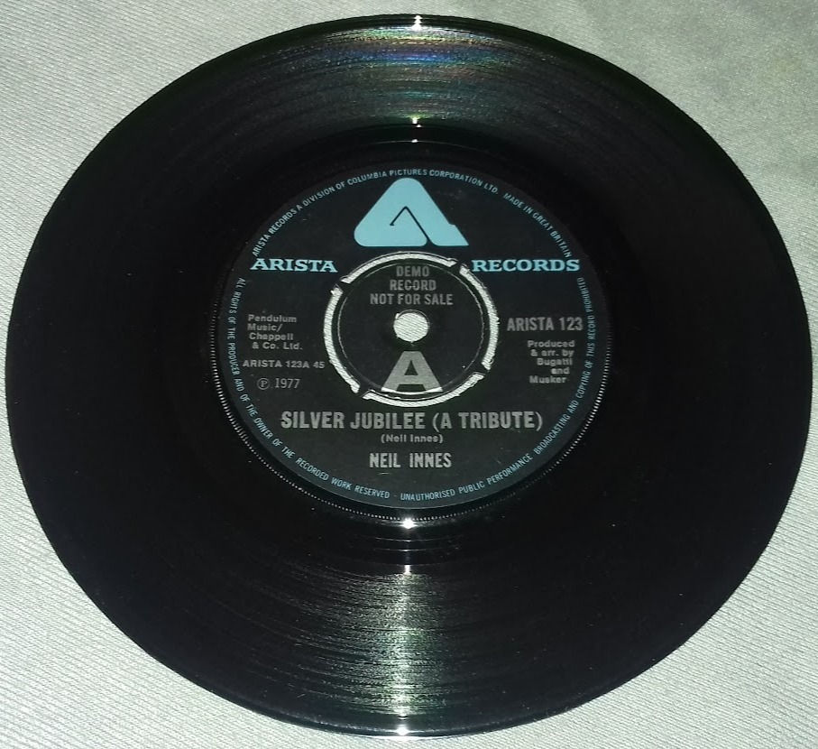 Neil Innes - Silver Jubilee (A Tribute) (7", Single, Promo) (Arista)