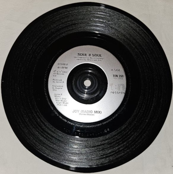 ภาพขนาดย่อ: Soul II Soul - Joy (7", Single, Sol) (10 Records, 10 Records, 10 Records)