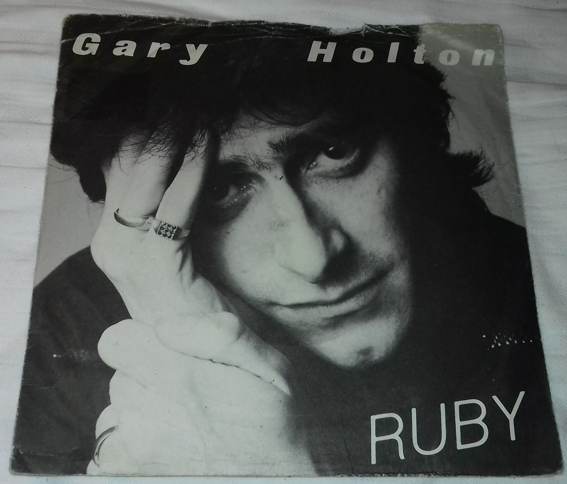 Gary Holton - Ruby (Don't Take Your Love To Town) (7") (Safari Records)