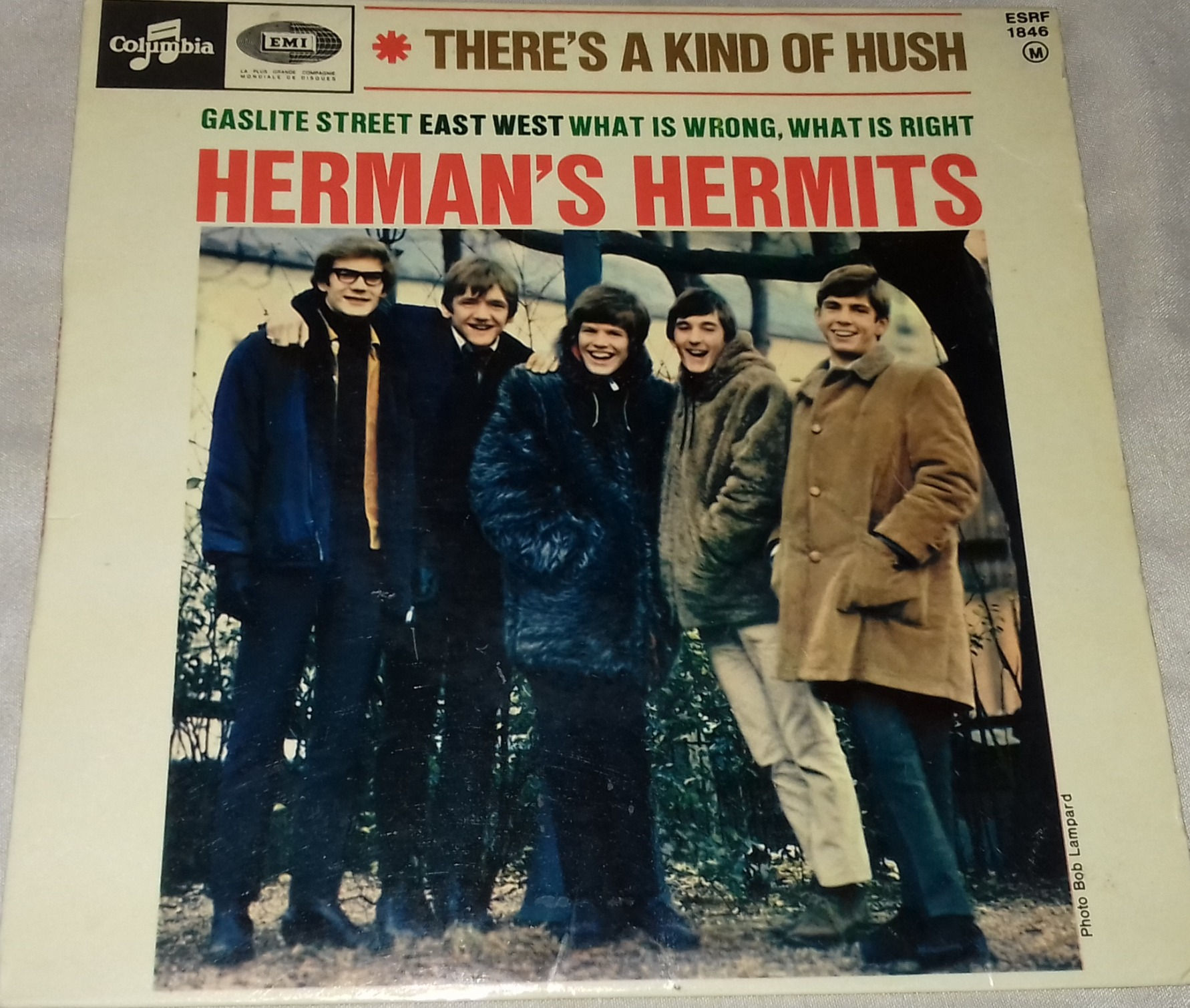 Herman's Hermits - There's A Kind Of Hush (7", EP) (Columbia)