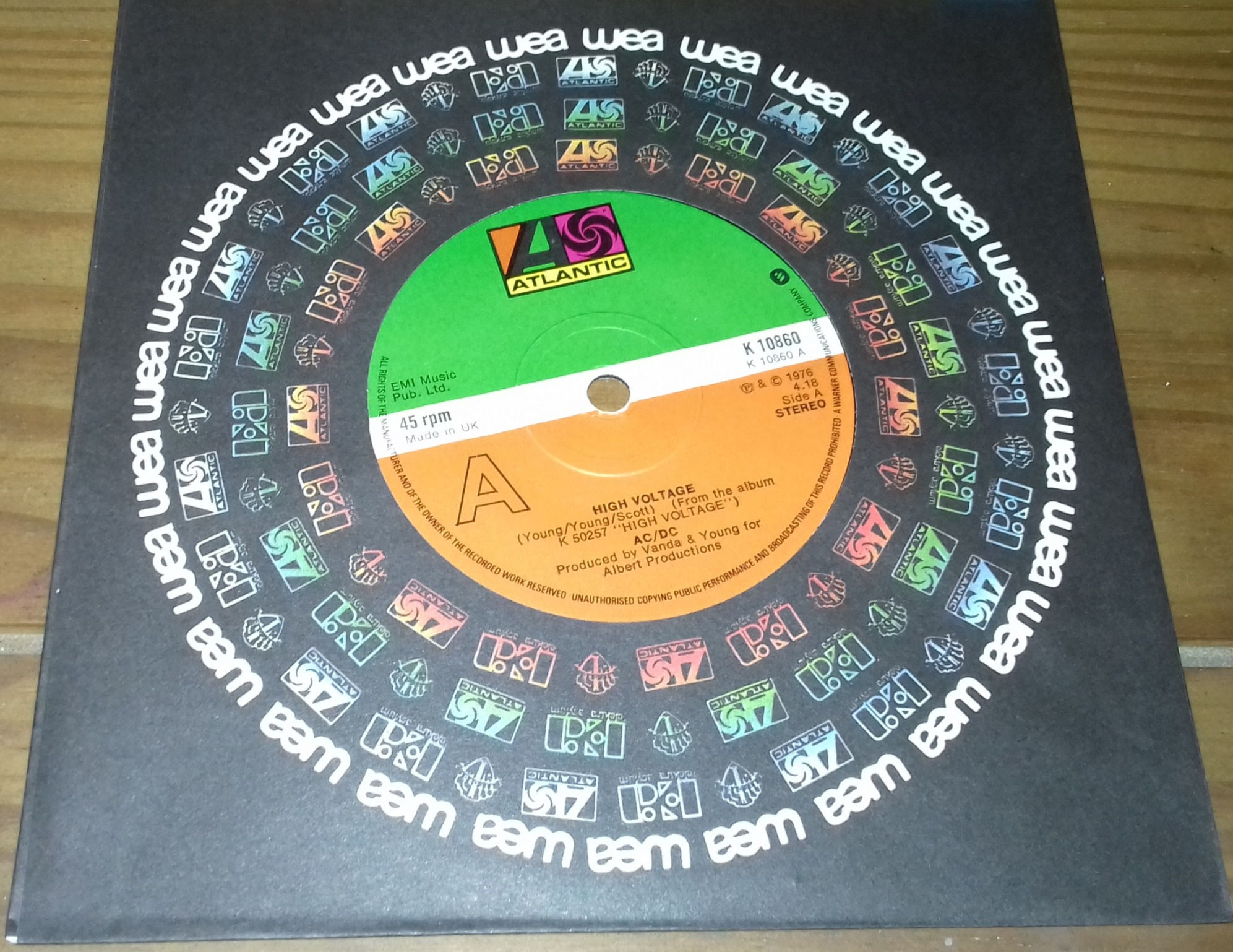 AC/DC - High Voltage (7", Single) (Atlantic, Atlantic)