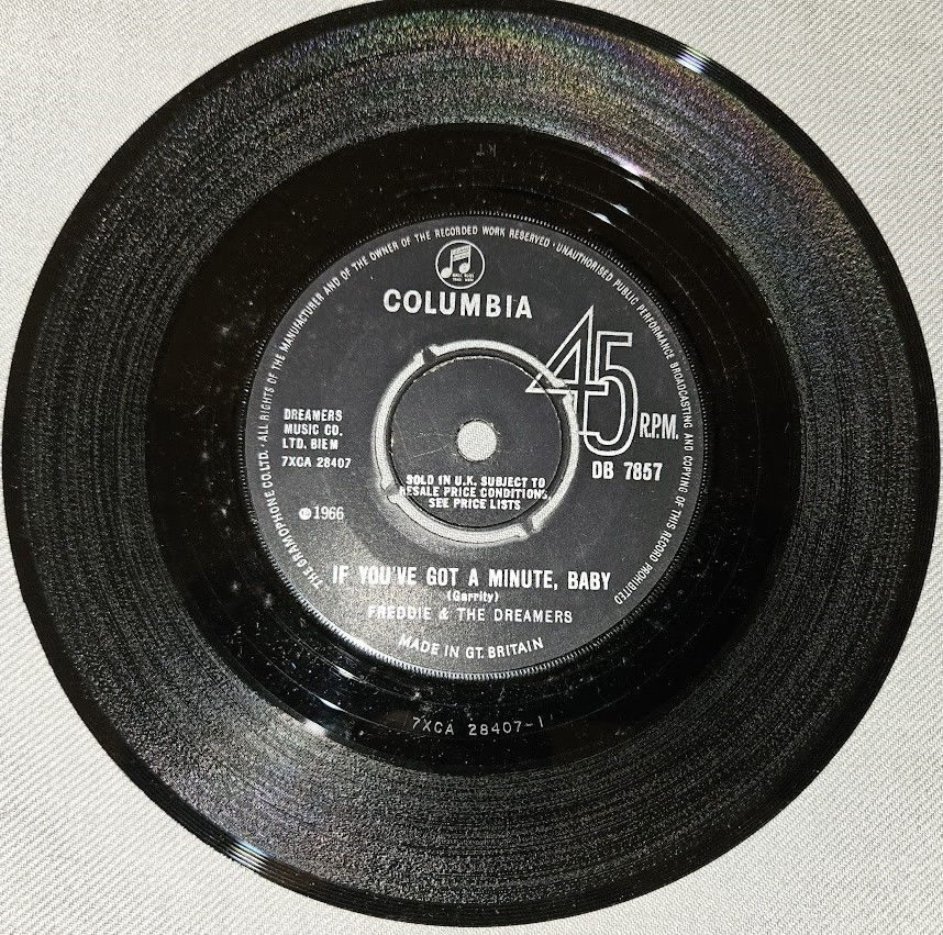 Freddie & The Dreamers - If You've Got A Minute, Baby (7", Single) (Columbia)