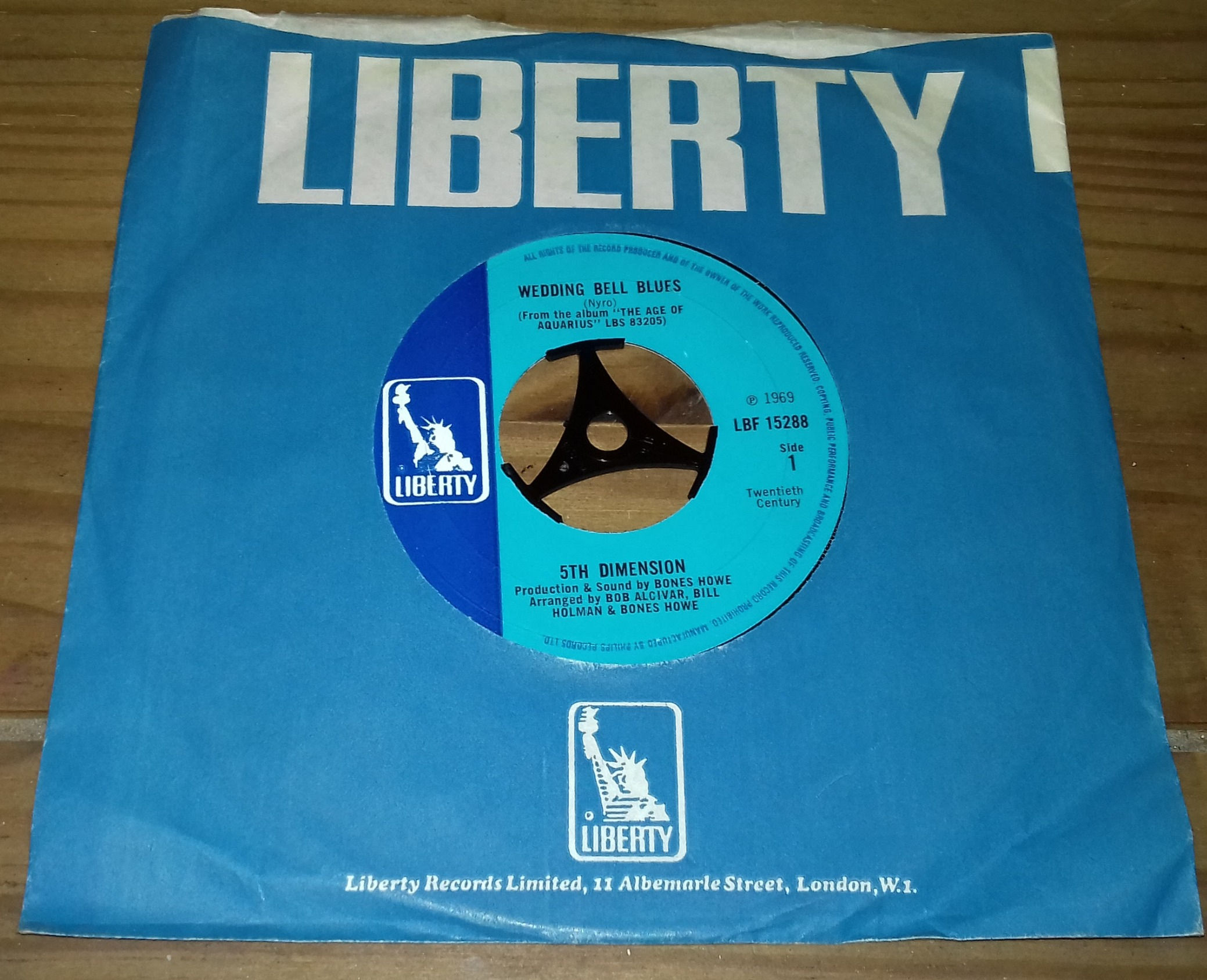 5th Dimension* - Wedding Bell Blues (7", Single) (Liberty)