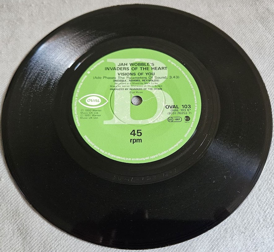 Miniaturbild: Jah Wobble's Invaders Of The Heart - Visions Of You (7", Single, Gre) (Oval (3),