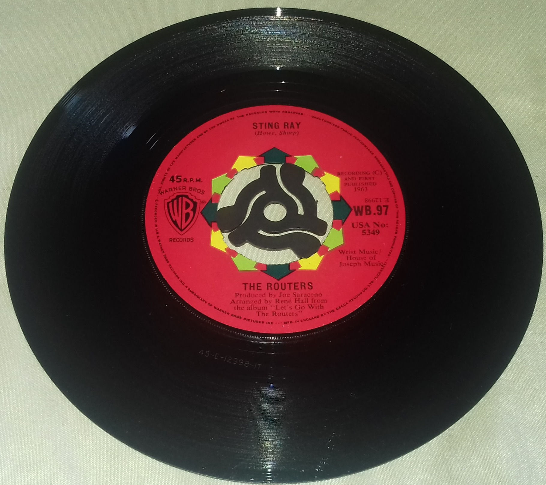 The Routers - Sting Ray / Snap Happy (7", Single) (Warner Bros. Records)