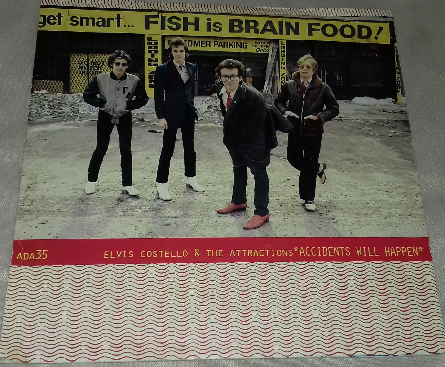 Elvis Costello & The Attractions - Accidents Will Happen (7", Single, Sol) (Rada