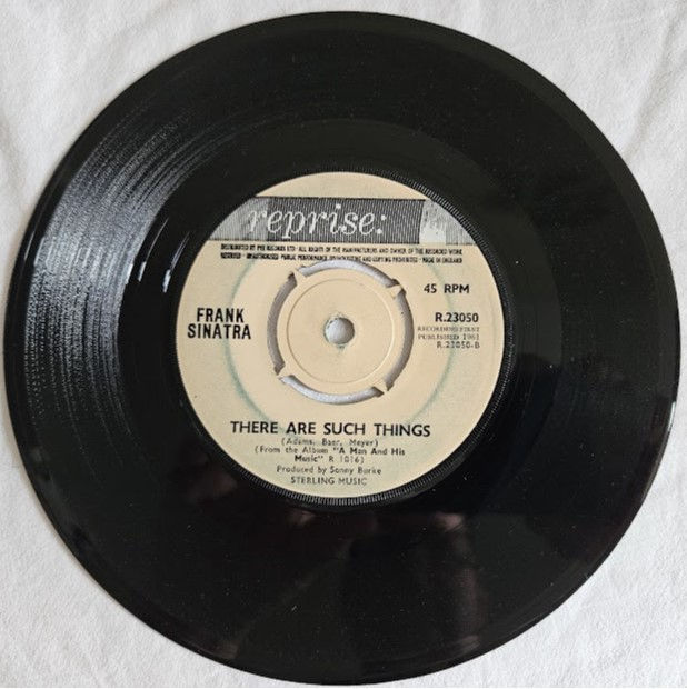 Miniature : Frank Sinatra - I'll Never Smile Again Until I Smile At You (7", Single) (Repris