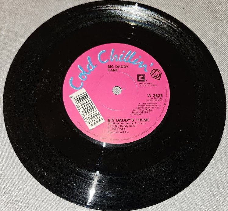 ภาพขนาดย่อ: Big Daddy Kane - Ain't No Stoppin' Us Now (7", Gol) (Cold Chillin', Reprise Reco