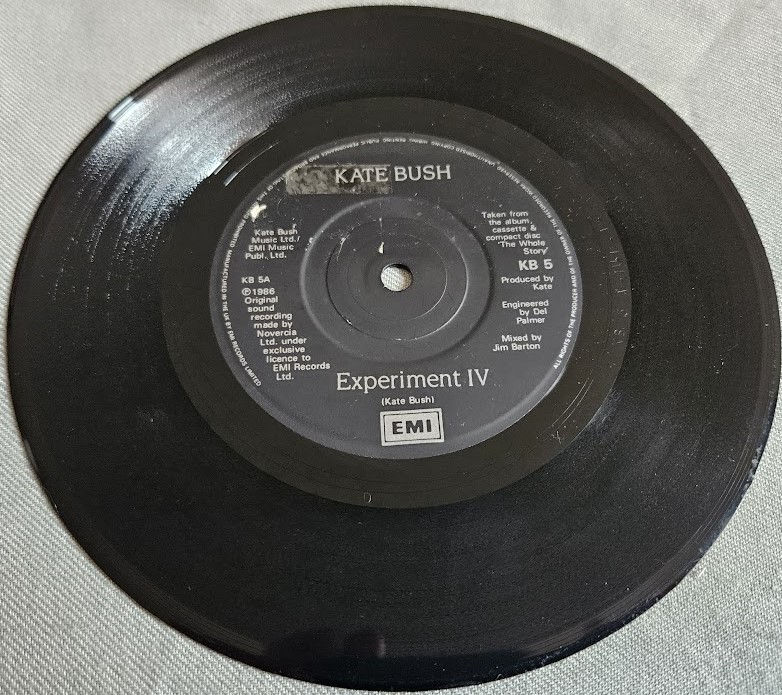 Kate Bush - Experiment IV (7", Promo) (EMI)
