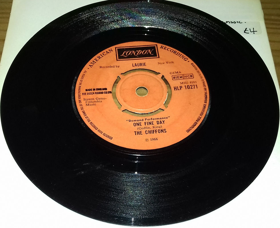 The Chiffons - One Fine Day (7") (London Records)